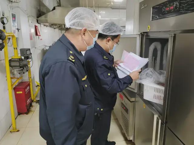 场监管局开展全区学校食堂集中监督检查尊龙凯时app感知山东 滨州滨城区市(图2)