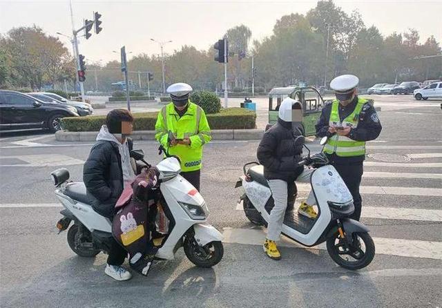 上路有“5不能”新要求别被罚了才知道凯时尊龙2025年2月起执行电动车(图3)