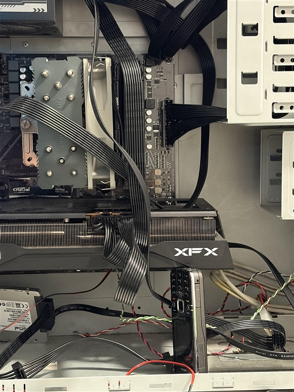 架：居然是一部经典诺基亚手机！尊龙凯时网玩家公认的最强显卡支(图1)